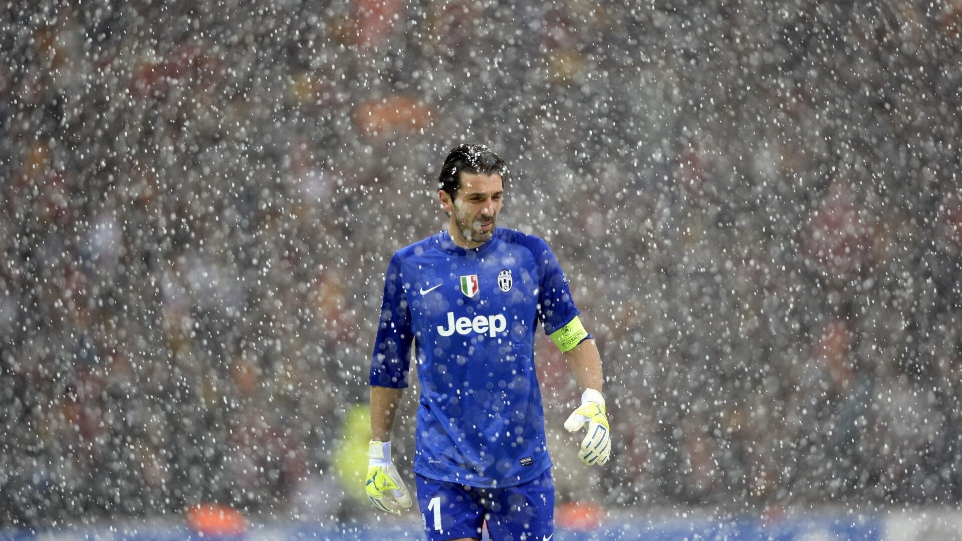 纳达尔关键破发点力挽狂澜 鏖战五盘晋级法网半决赛